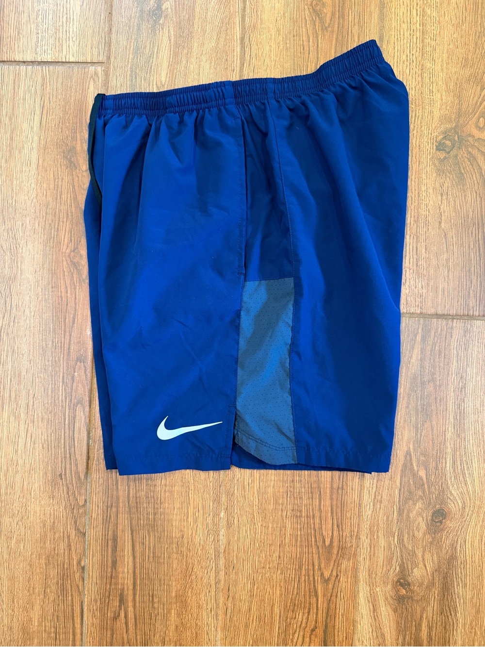 Nike Blue Athletic Shorts 7” pockets / men’s medium